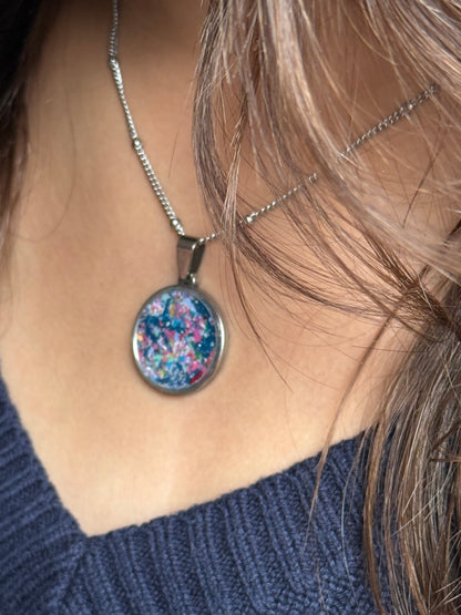 Twilight (Round Pendant)