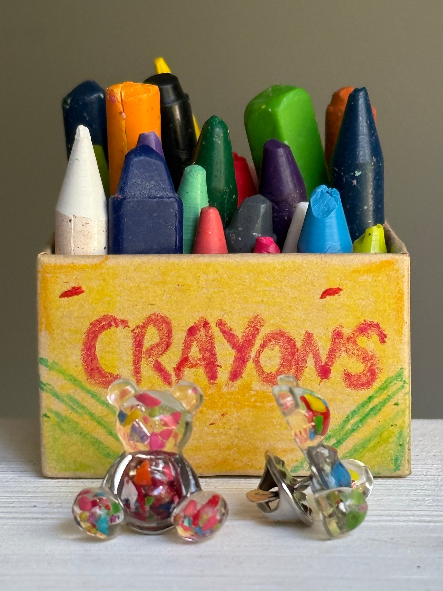 Crayon Bear Push Pin (Clear)