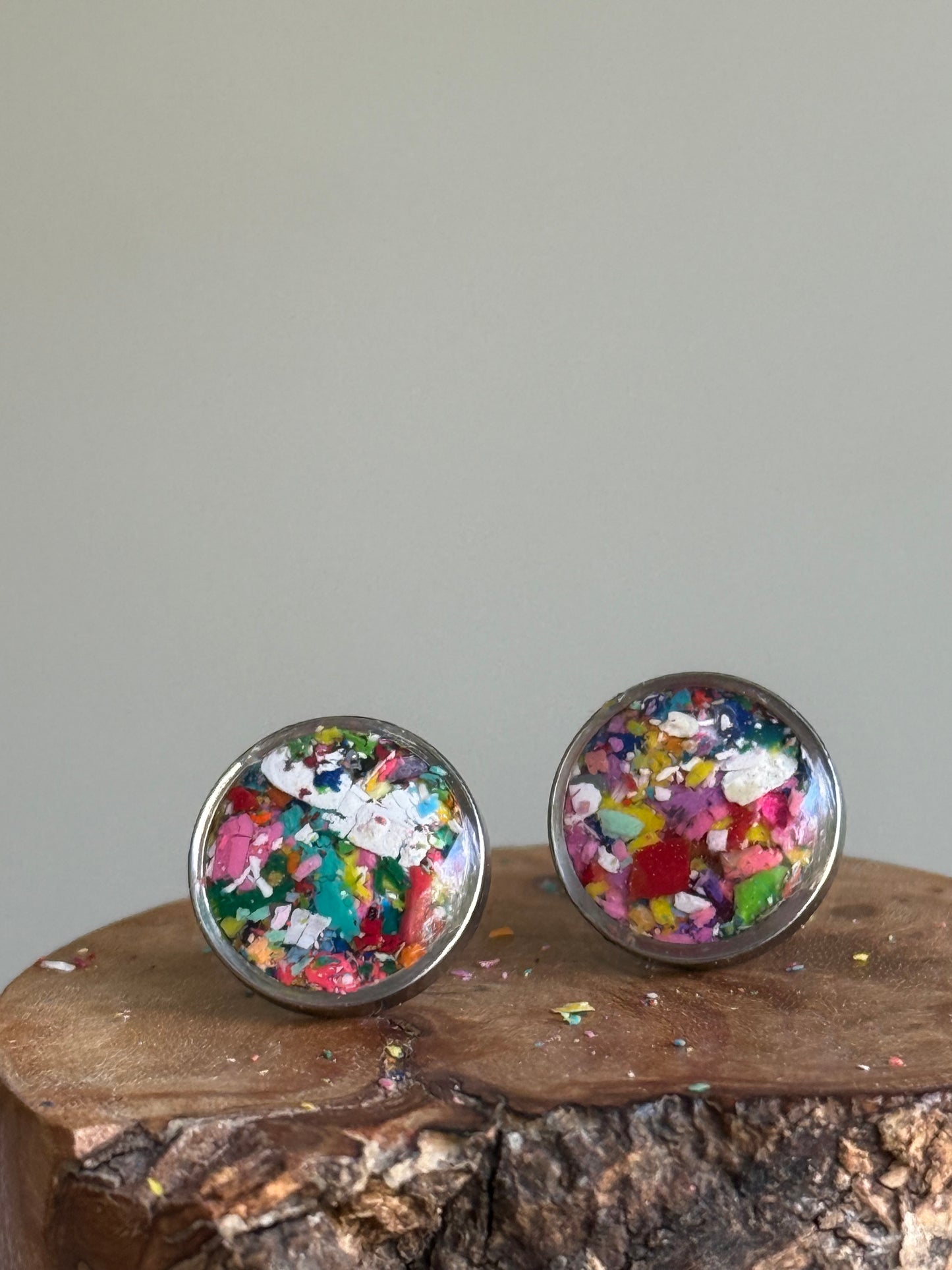 Framed Round Studs (White Mix)