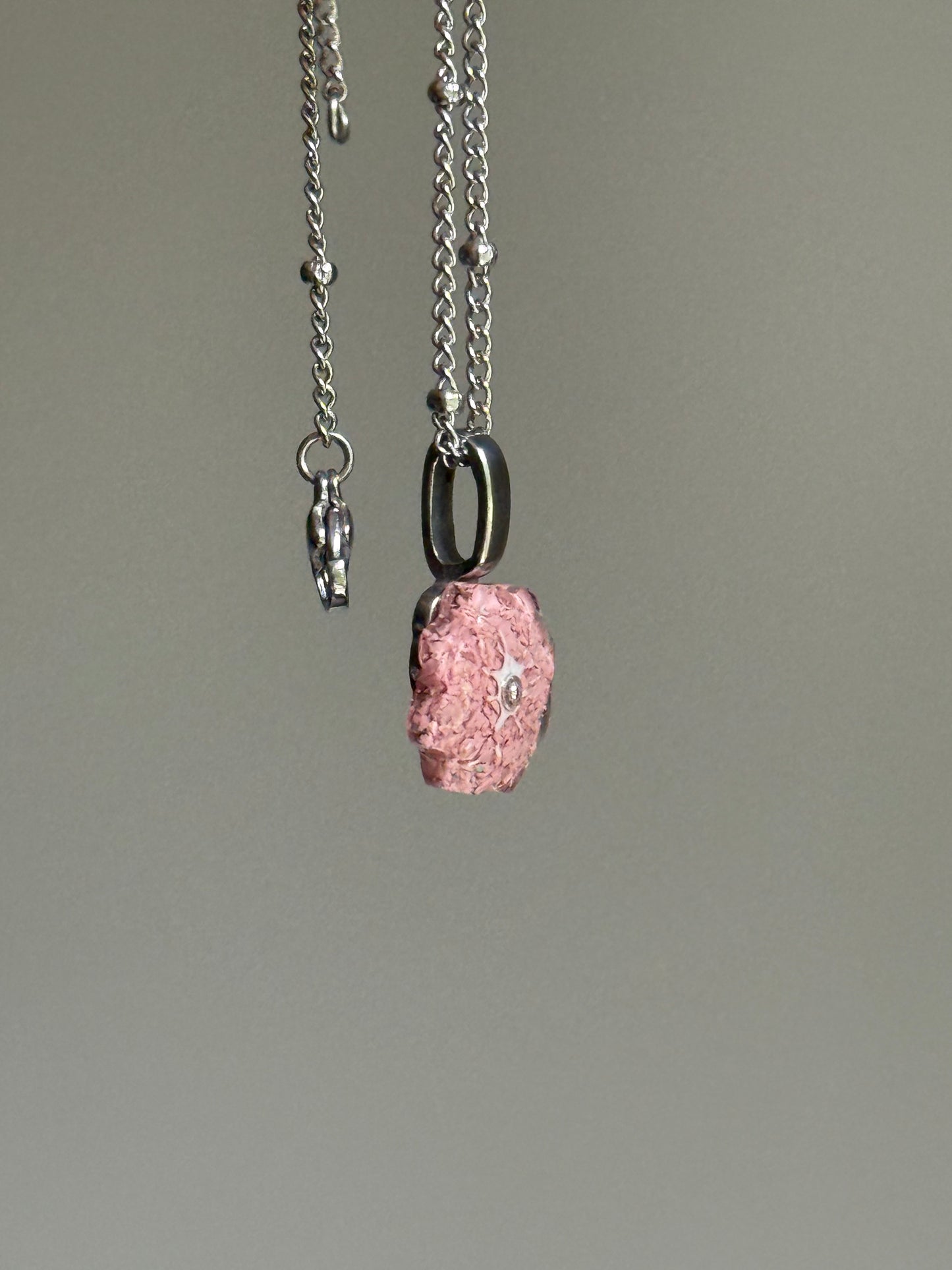 Crayon Bloom Pendant (Dusty Rose)