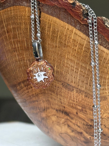 Crayon Bloom Pendant (Metallic Bronze)