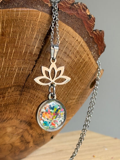 Lotus Pendant (Viva)