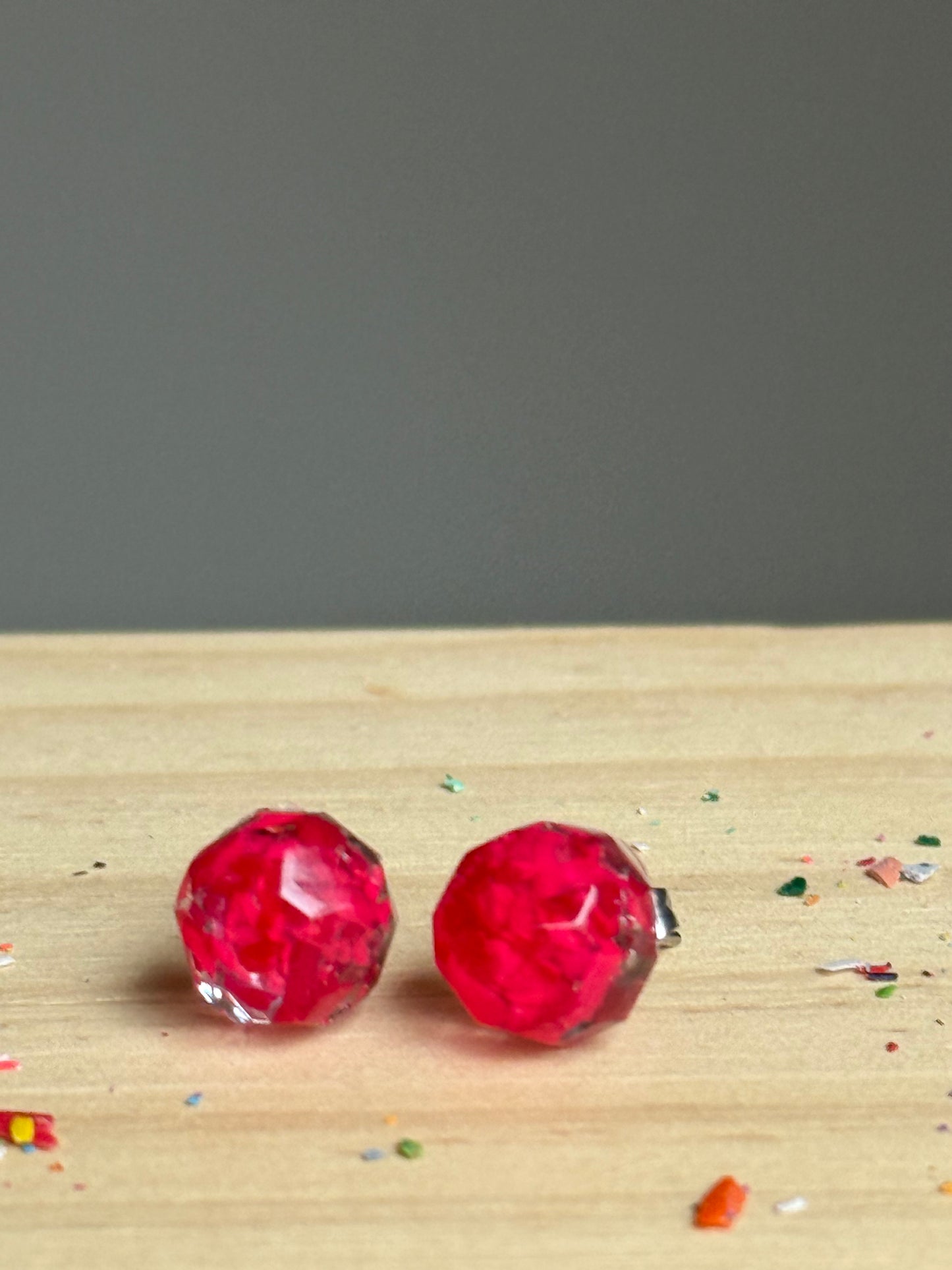 Small Resin Round Studs (Bold Berry)