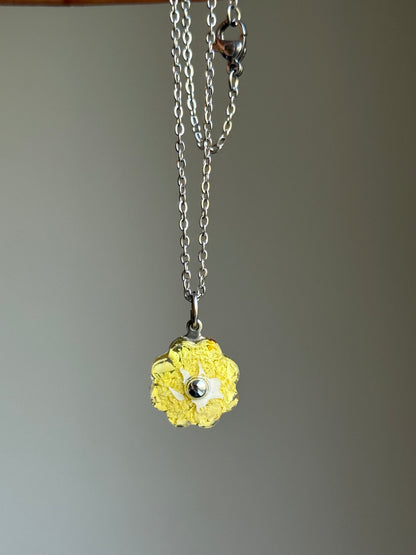 Crayon Bloom Pendant (Yellow Rose)