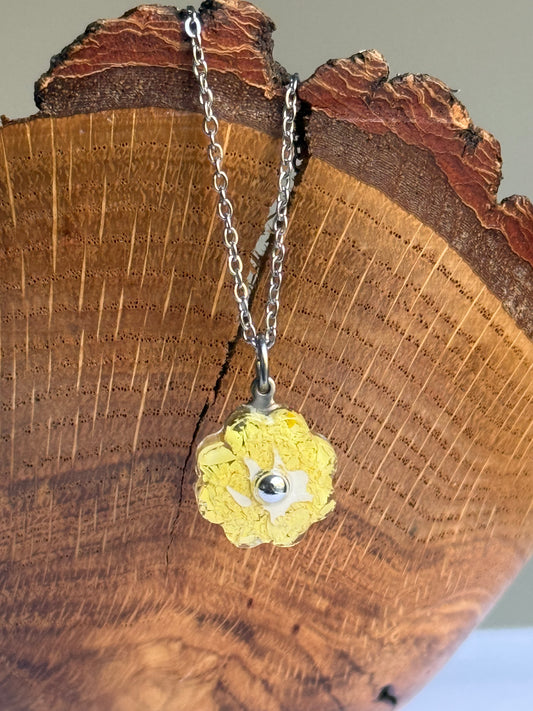 Crayon Bloom Pendant (Yellow Rose)