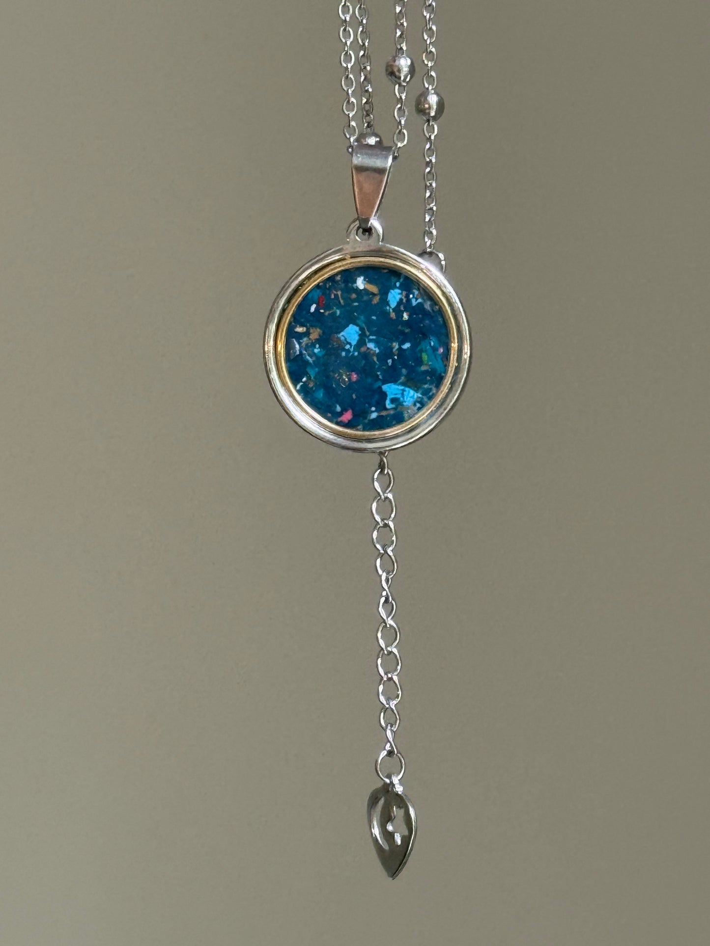 Ana Necklace (Marbled Navy)
