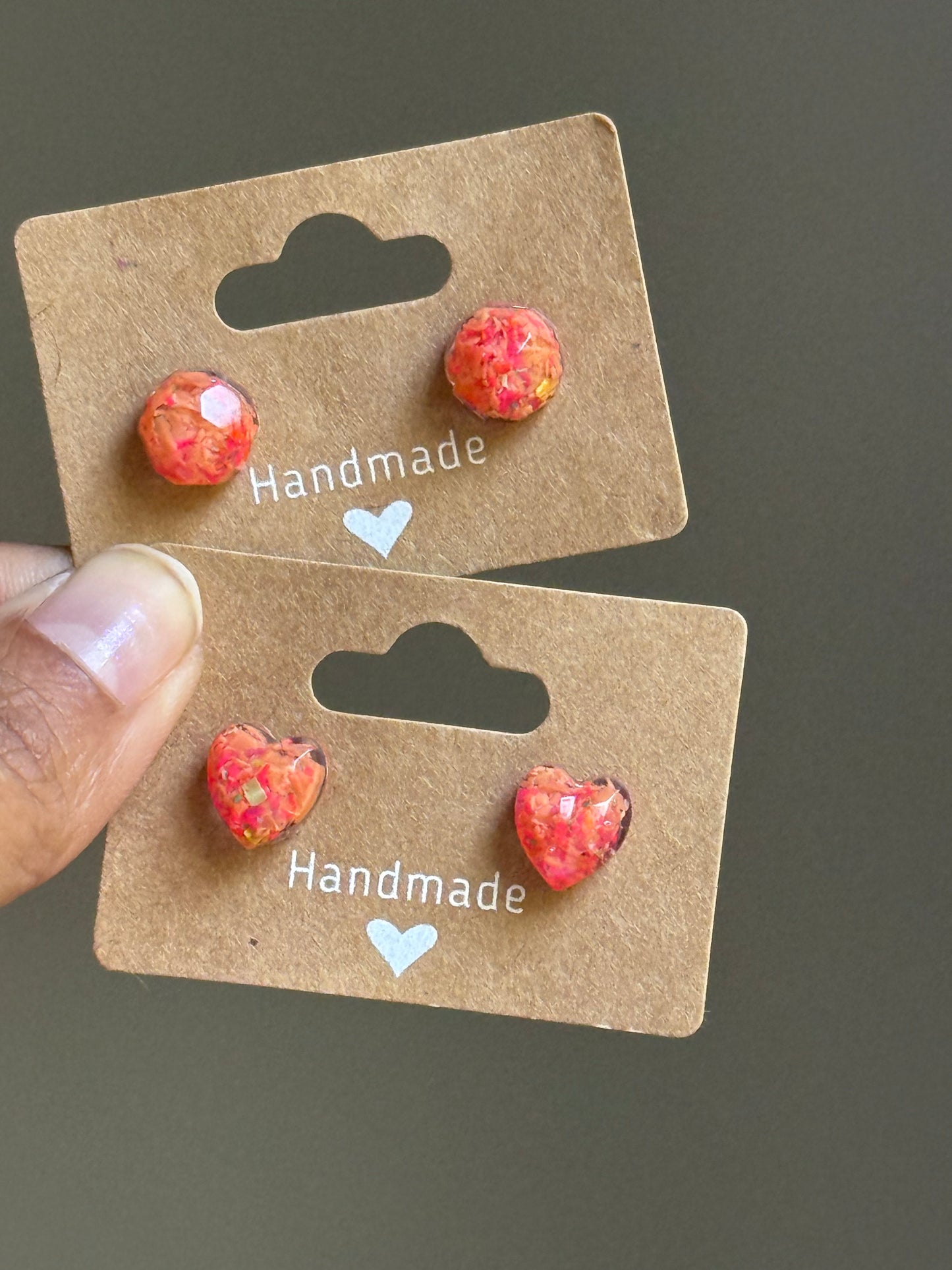Small Heart Crayonfetti Studs (Peachy)
