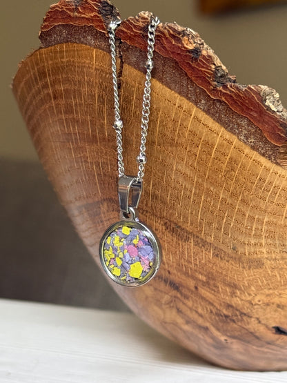Small Orbis Crayon Pendant (Poppy)