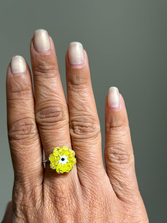 Crayon Blooms Ring (Inchworm)