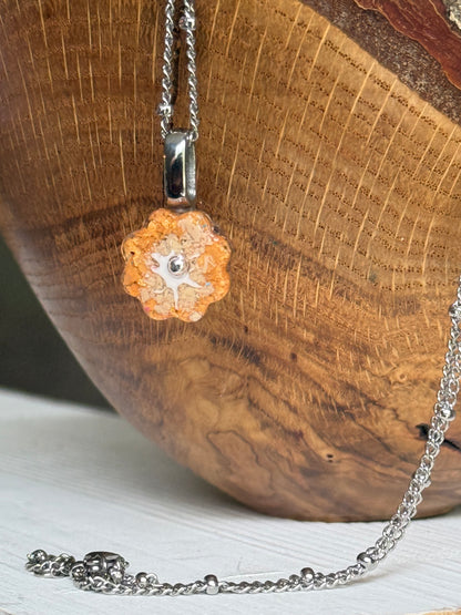 Crayon Bloom Pendant (Citrine)