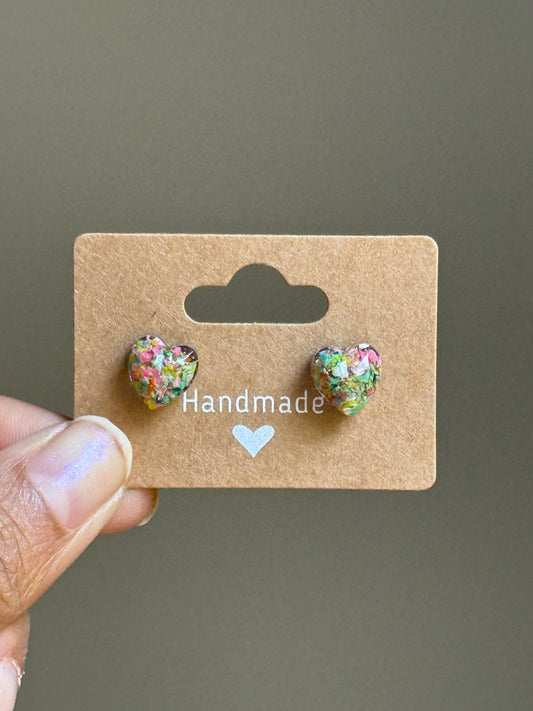 Small Heart Crayonfetti Studs (Flower Bouquet)