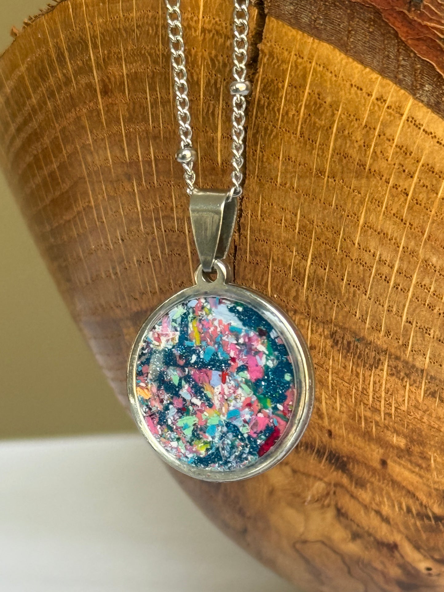 Twilight (Round Pendant)