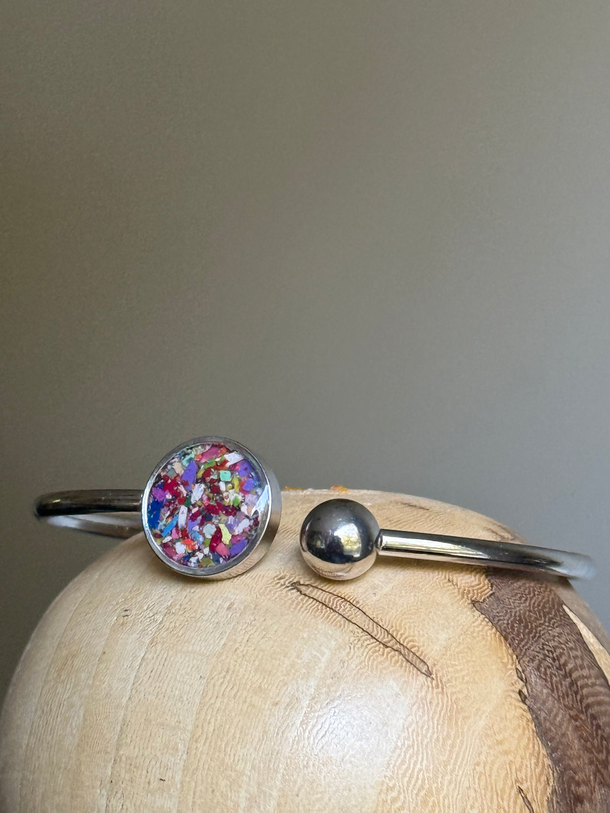 Tonos azules: pulsera flexible de un solo puño 