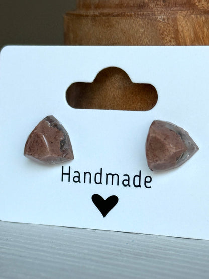 Small Triangle Studs (Beige)