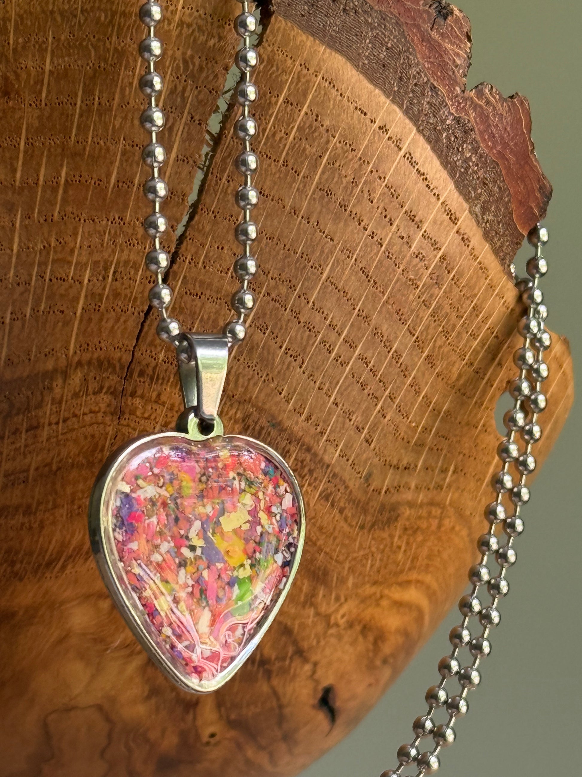 Rose heart pendant necklace upcycled crayon jewelry gift idea. Crayon jewelry by Crayonfetti, mother-daughter based in Atlanta.