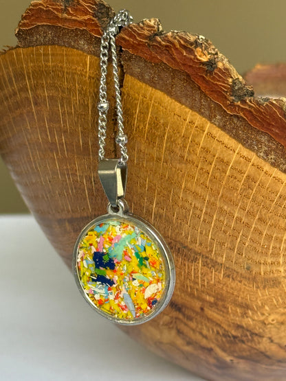 Buttercup (Round Pendant)