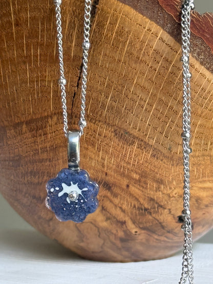 Crayon Bloom Pendant (Purple Mountain Royal)