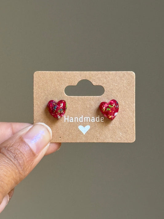 Small Heart Crayonfetti Studs (Poinsettia)