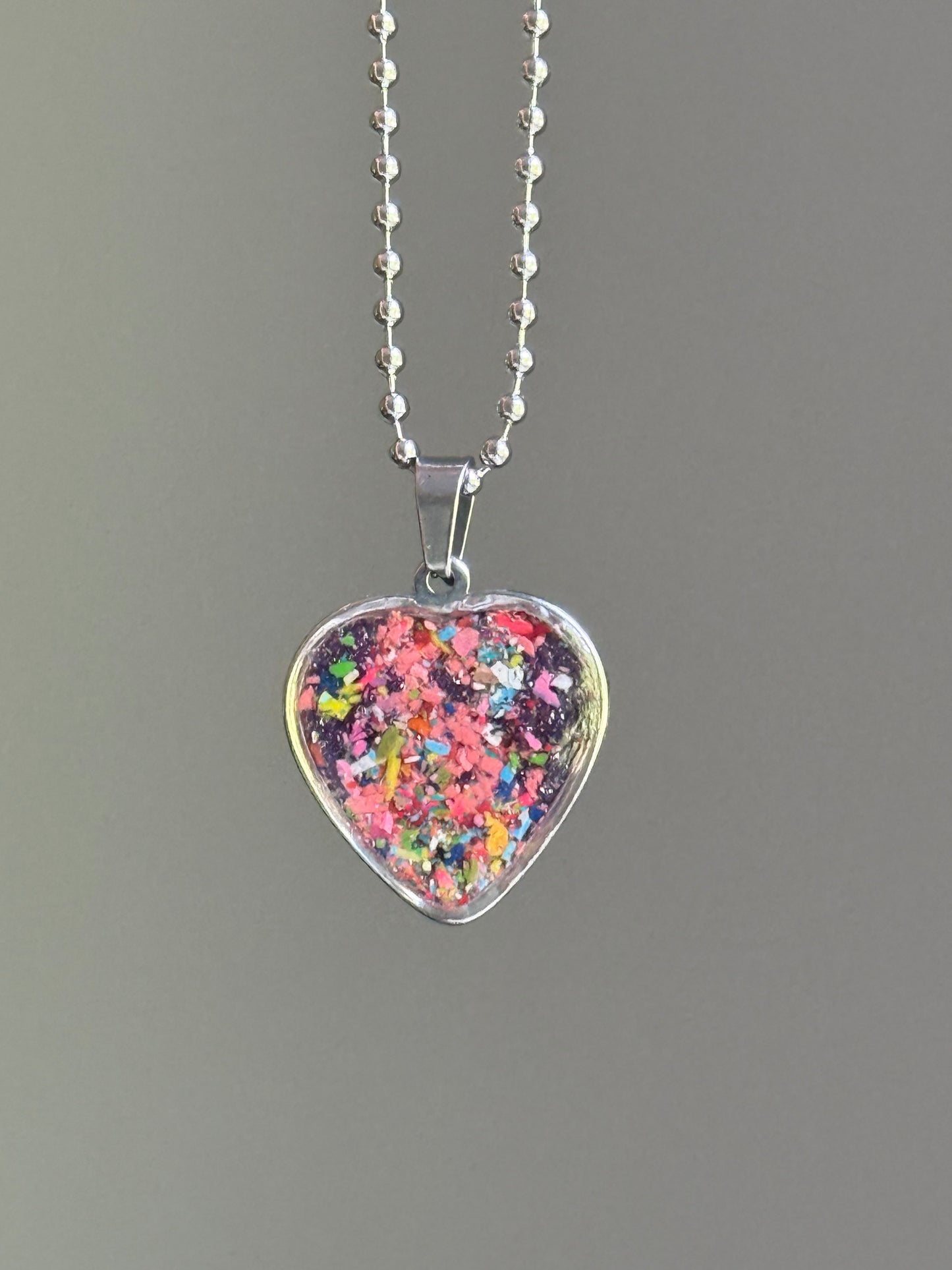 crayon heart pendant made by a mother-daughter duo in Atlanta. Crayon jewelry by Crayonfetti. 