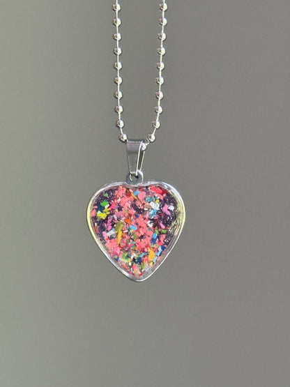 crayon heart pendant made by a mother-daughter duo in Atlanta. Crayon jewelry by Crayonfetti. 