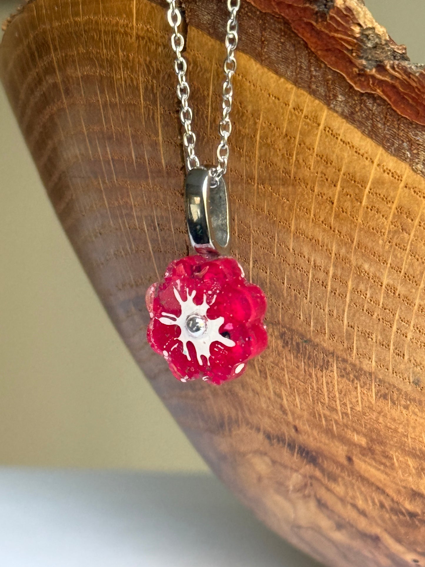 Crayon Bloom Pendant (Red Violet)