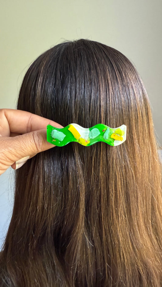 Green and Yellow Wave Crayon Clip