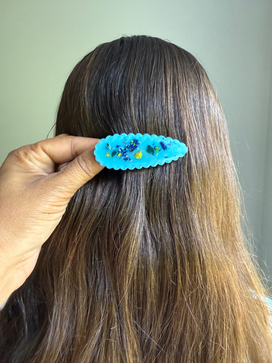 Blue Oval Crayon Pendant (Waved Edges)