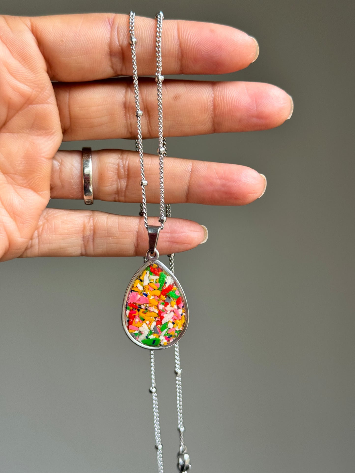 Rainbow Loom (Raindrop Pendant)