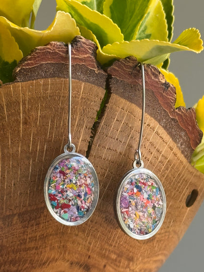 lightweight oval earrings made with crayon shavings.  crayon jewelry by crayonfetti
