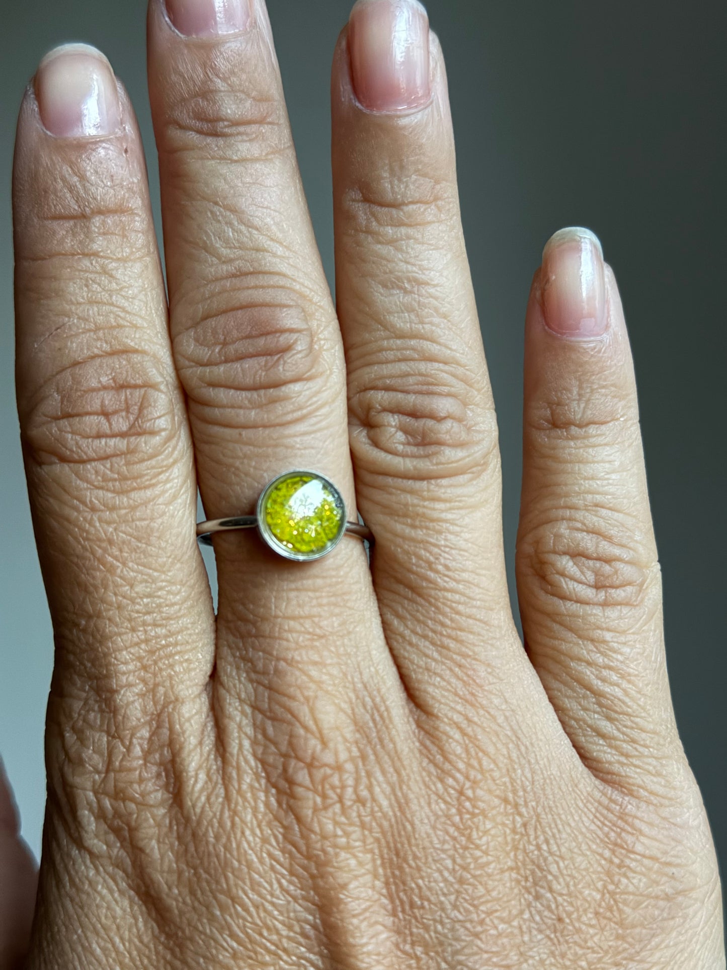 Amarillo metalizado (anillo apilable)