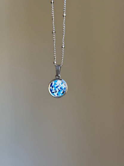 Blue & White Round Pendant (Sml)