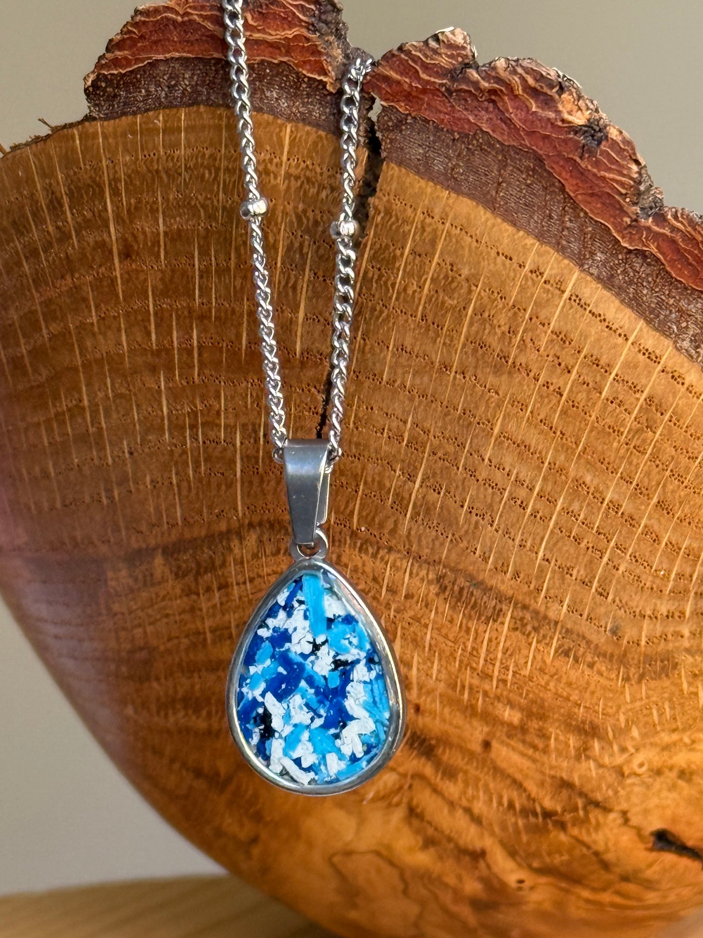 Blue & White Raindrop Pendant (Sml)