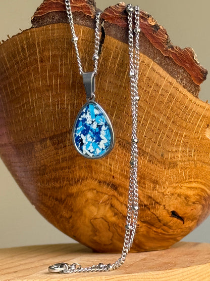 Blue & White Raindrop Pendant (Sml)