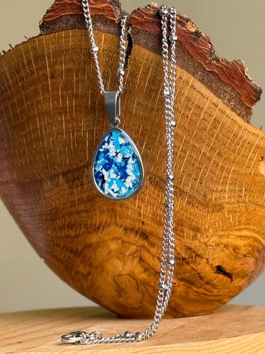 Blue & White Raindrop Pendant (Sml)