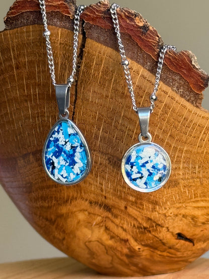 Blue & White Raindrop Pendant (Sml)