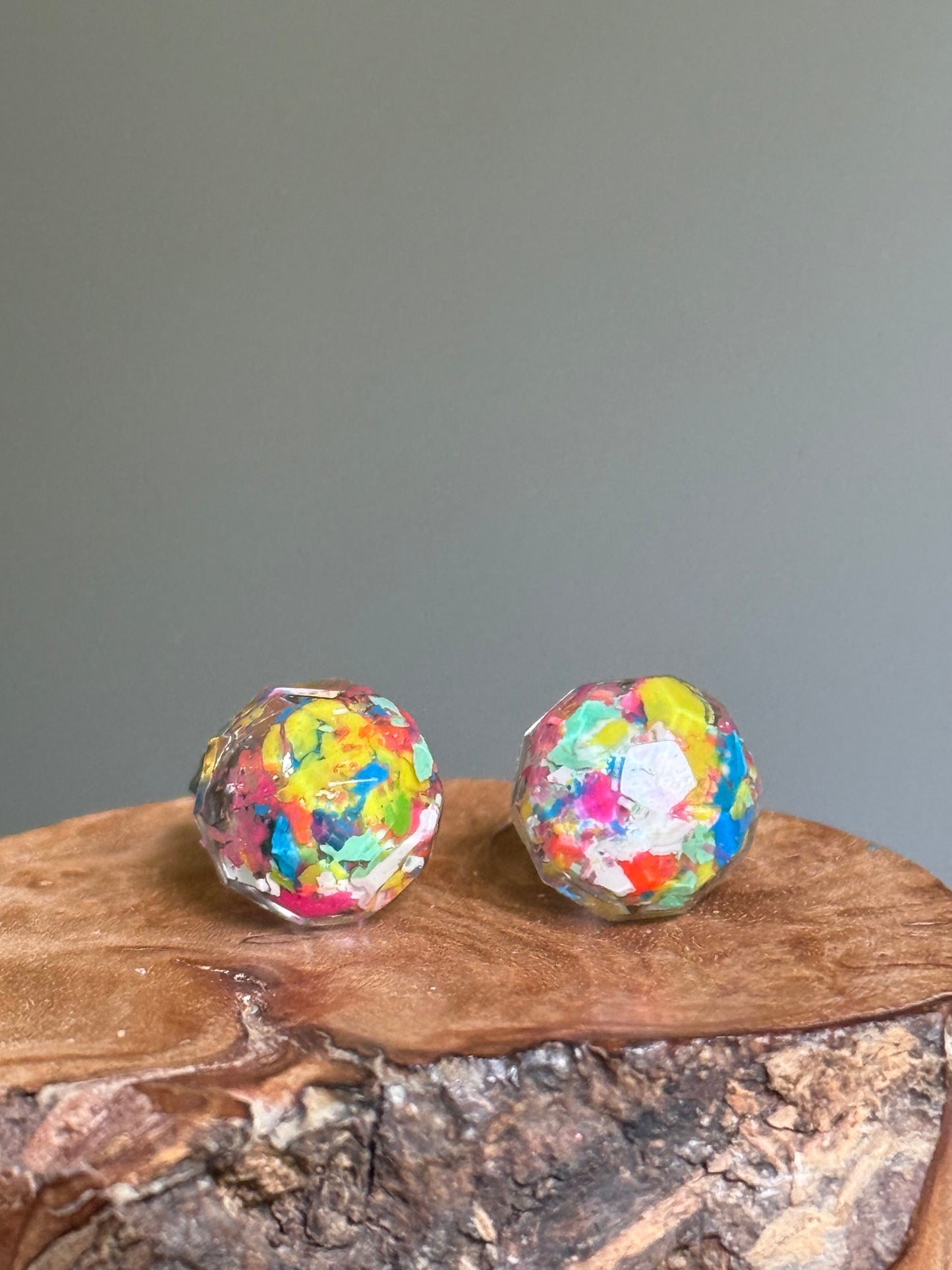 Supersonic Round Studs