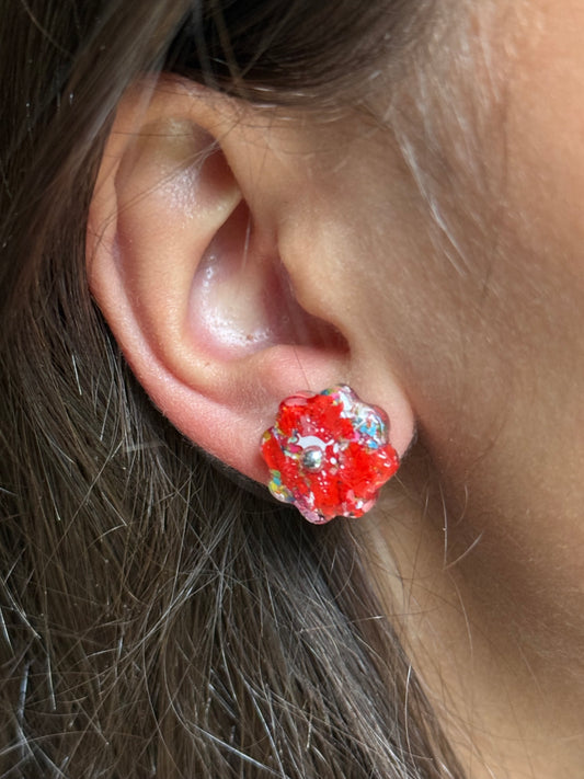 resin flower created with scarlet and white crayon shavings.  crayon jewelry by crayonfetti