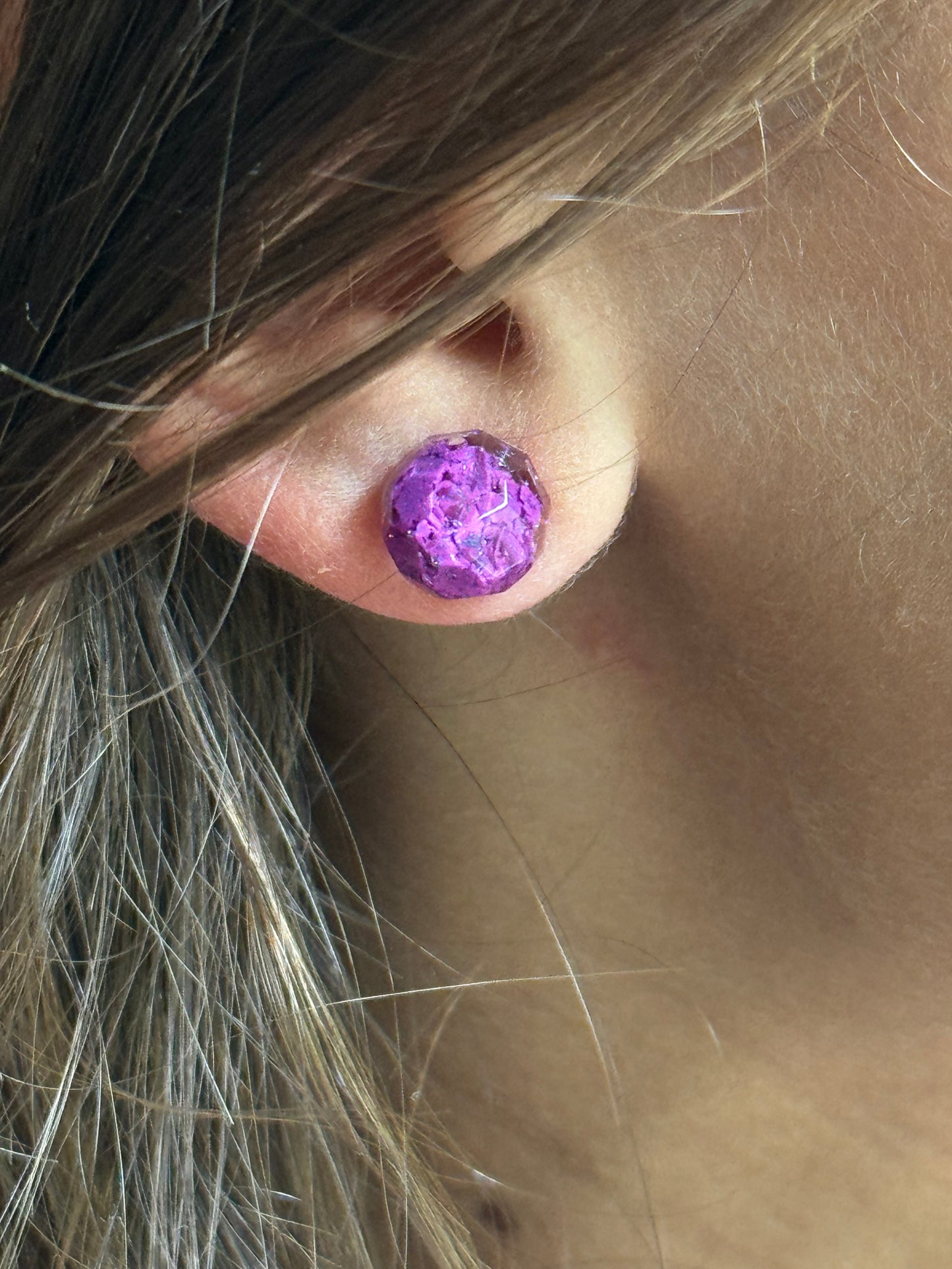 orchid crayon color round studs.  crayon jewelry by crayonfetti