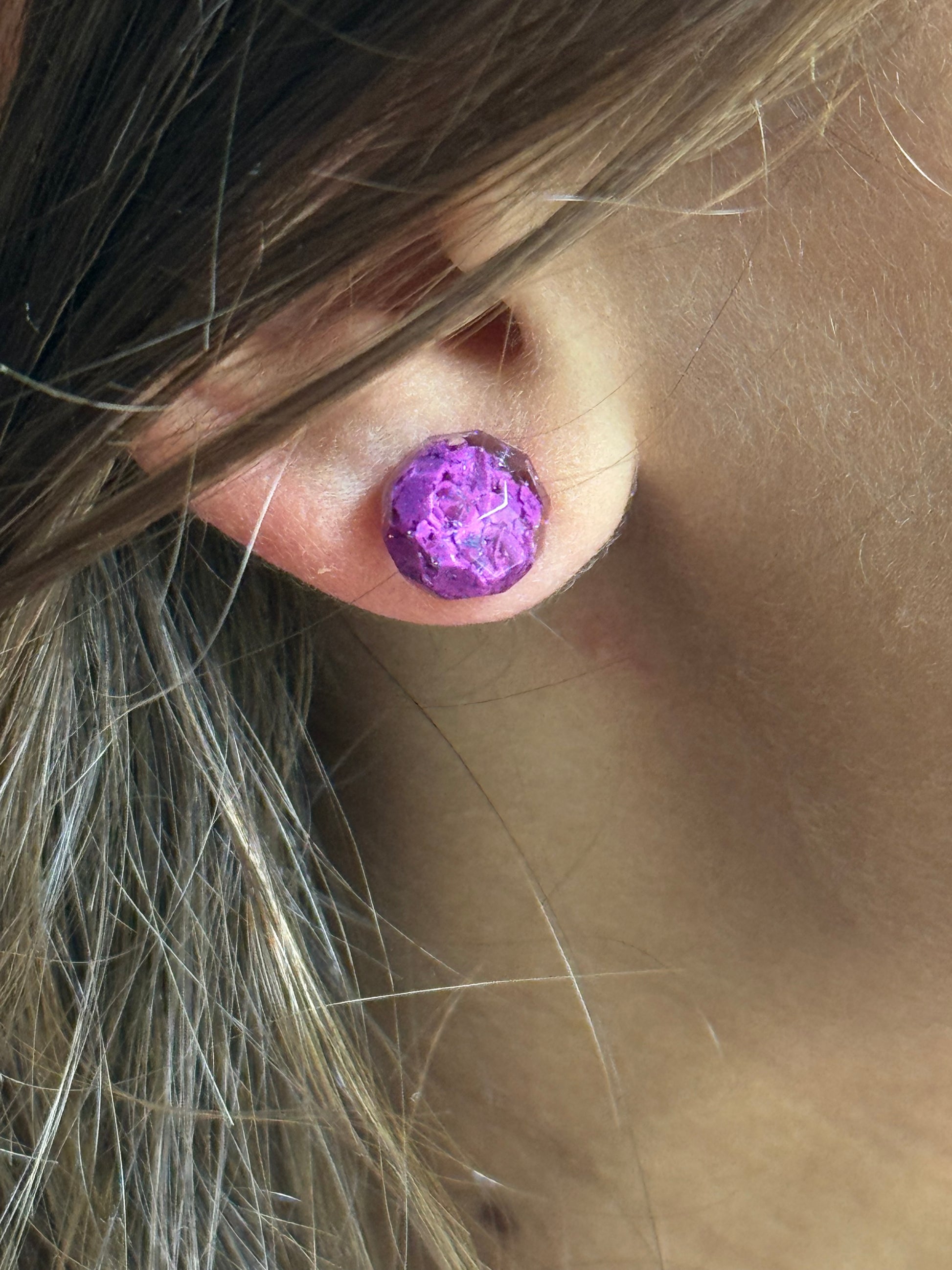 orchid crayon color round studs.  crayon jewelry by crayonfetti