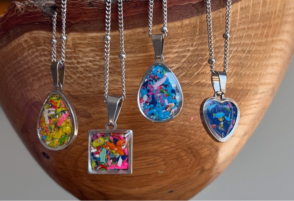 crayonfetti crayon jewelry